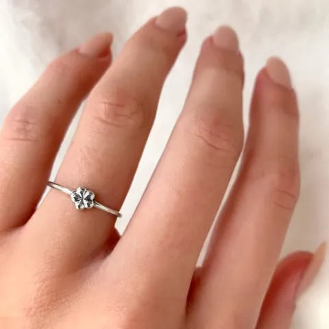 Simple Rings kukka sormus hopea