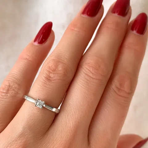 timantti solitaire-sormus 14 karaatin valkokultaa 0,051 ct