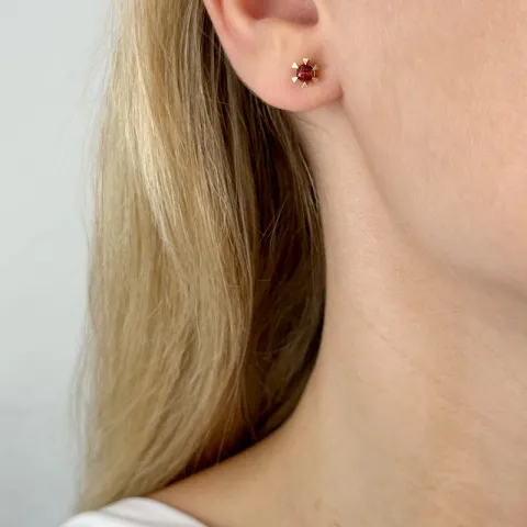 2 x 0,28 ct granaatti solitaire-nappikorvakorut 14 karaatin kultaa kanssa granaatti