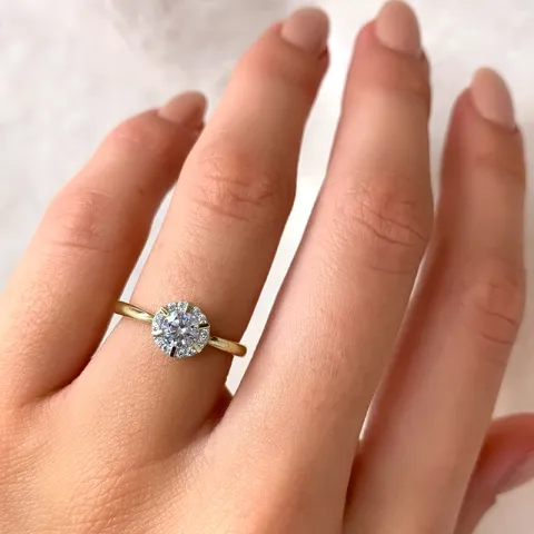 pyöreä zirkoni sormus 14 karaatin kultaa, jossa on r