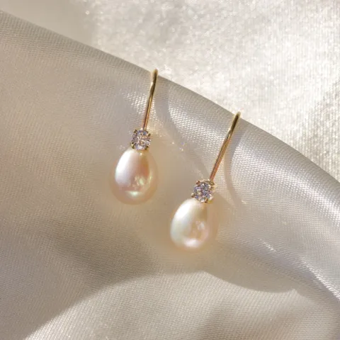 pitkät korvarenkaat 9 karaatin kultaa kanssa zirkoni - Gold Collection