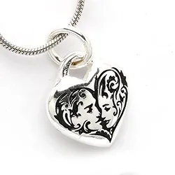 Pieni sydän riipus  hopeaa