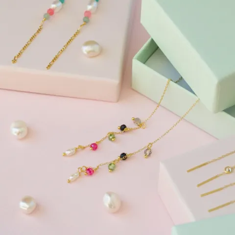 monivärisiä kivi ketjukorvakorut  kullattu hopea - Loom Stones