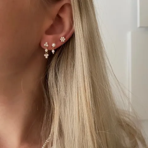 Nava Petal Petite helmi korvarenkaat  kullattua hopeaa