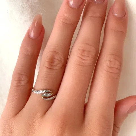 abstrakti sormus 8 karaatin kultaa