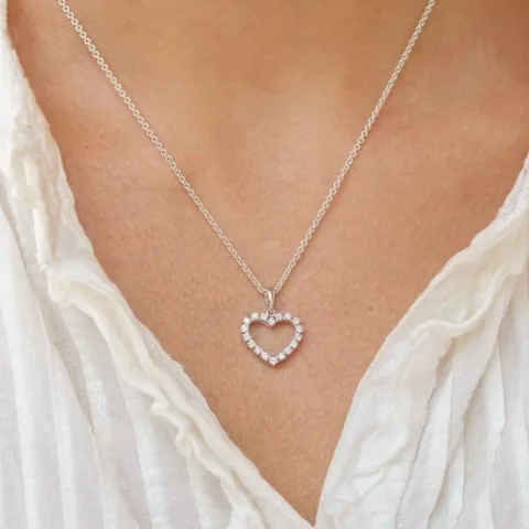 Sydän timanttiriipus 14 karaatti valkokultaa 0,39 ct