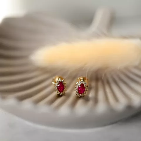 rubiini ruusukenappikorvakorut 14 karaatin kultaa kanssa timantti ja rubiini 