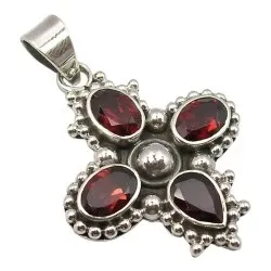 Suuri punainen riipus  hopeaa