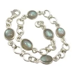 monivärinen rannekoru hopeaa