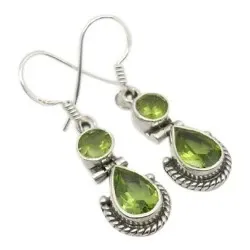 vihreä peridootti korvarenkaat  oksidoitua sterlinghopeaa