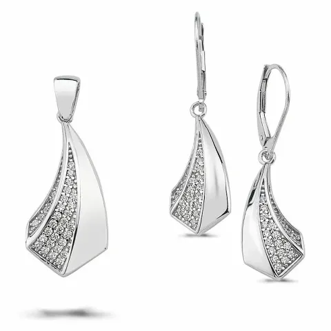 Setti hopeaa hopeaa ilman ketjua