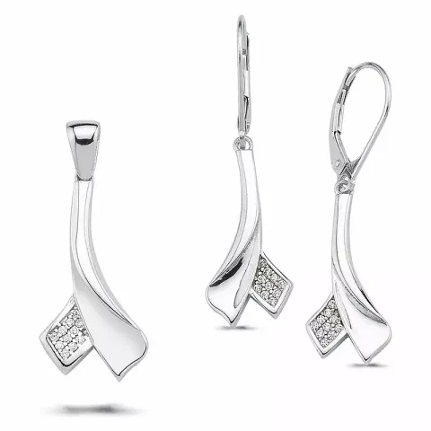 Setti hopeaa hopeaa ilman ketjua