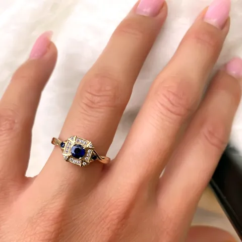 neliskulmainen safiiri timanttisormus 14 karaatin kultaa 0,07 ct 0,45 ct 0,09 ct