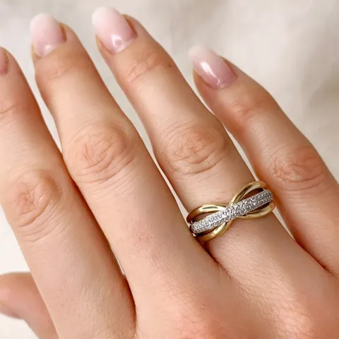 timantti sormus 14 karaatin kulta ja valkokultaa 0,275 ct