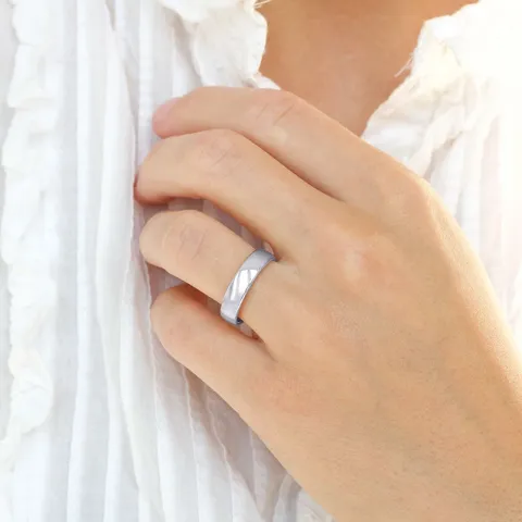 5 mm vihkisormusta 9 karaatin valkokultaa - setit