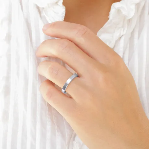 3 mm timantti vihkisormusta 9 karaatin valkokultaa - setit