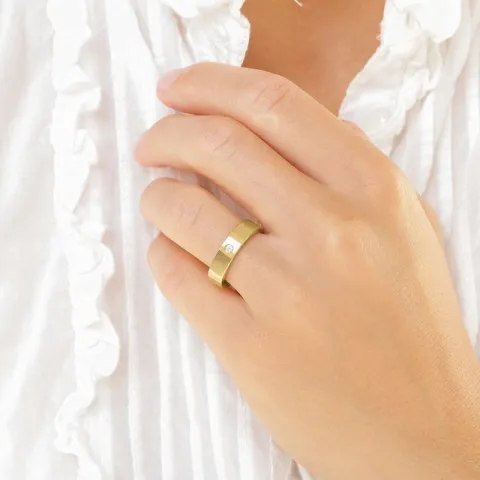 6 ja 5 mm vihkisormusta 9 karaatin kultaa 0,03 ct - setit