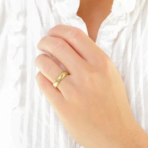 5 mm vihkisormusta 14 karaatin kultaa 0,03 ct - setit