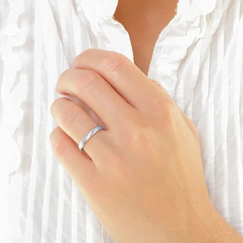 6 ja 3 mm vihkisormusta 9 karaatin valkokultaa - setit