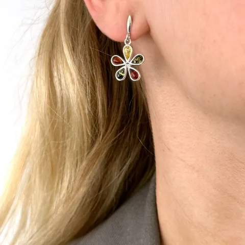 kukka monivärisiä meripihka nappikorvakorut  hopeaa