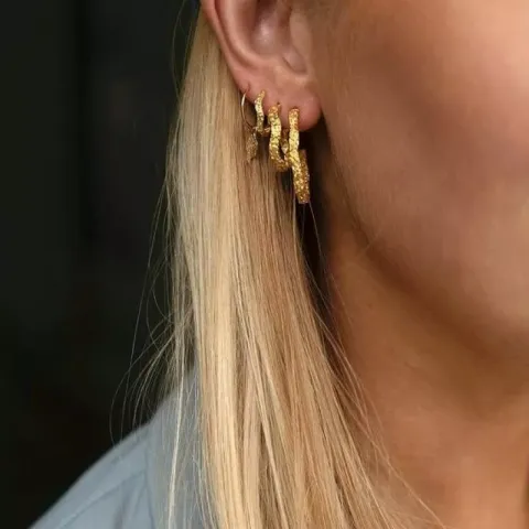 Sistie x Silke korvarenkaat kullattua hopeaa savunvärinen zirkoni