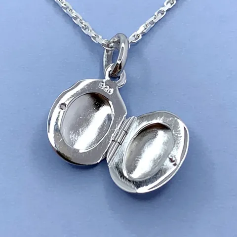 ovaali medaljonki hopeaa
