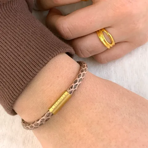 Pyöreä roosa käärmerannekoru nahkaa, jossa on kullattua terästä x 4 mm