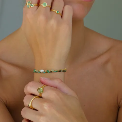 rannekoru  kivi ja hematite - Loom Stones