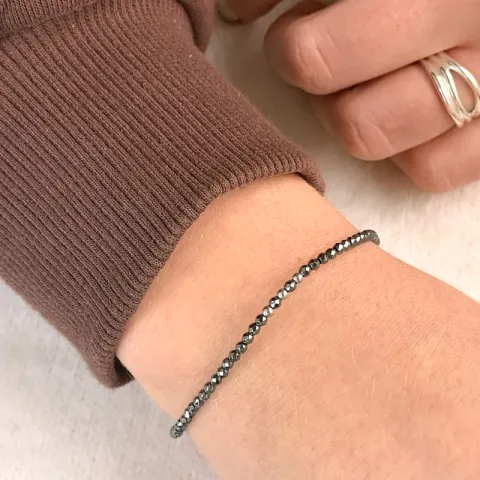 rannekoru hematite ja 3 hematite.
