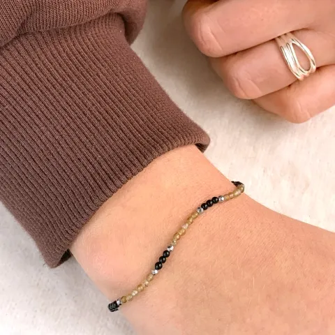 rannekoru onyx-kiveä ja labradoriitti ja 6 hematite.