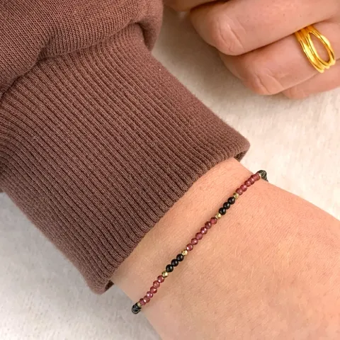 rannekoru onyx-kiveä ja granaatti ja 6 hematite.