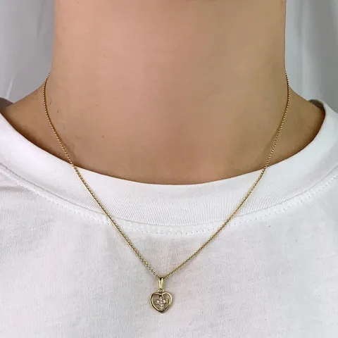 sydän risti riipus  8 karaatin kultaa, jossa on rodium