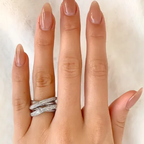 Suuri zirkoni sormus rodinoitua hopeaa