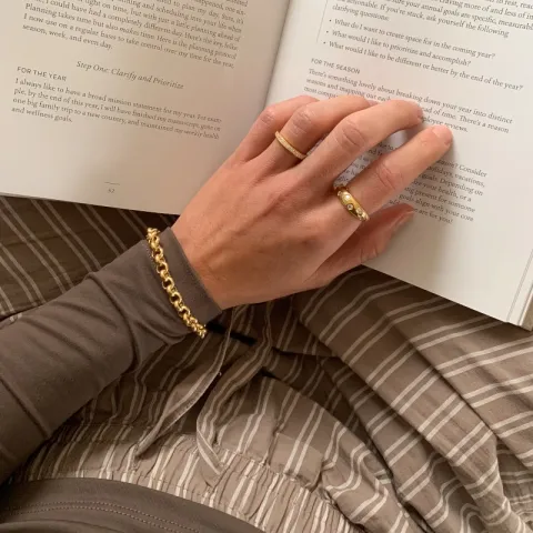 zirkoni sormus kullattua hopeaa