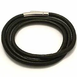 musta nahasta CARI rannekoru musta nahkaa, jossa on terästä laas x 4,0 mm