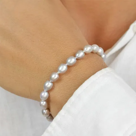 18 CM soikion muotoinen helmirannekoru  makeanveden helmi.