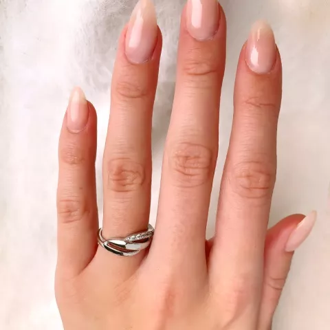 Elegantti valkoinen zirkoni sormus hopeaa
