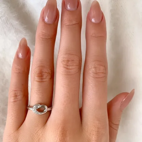 Ovaali zirkoni sormus hopeaa