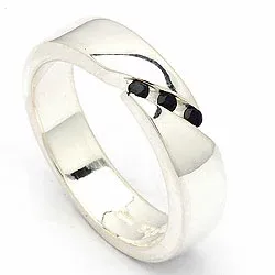 Elegantti sininen safiiri sormus hopeaa