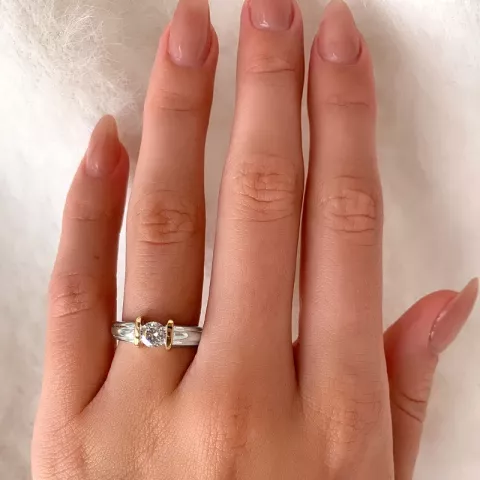 valkoinen zirkoni sormus hopeaa, jossa 8 karaattia kulta