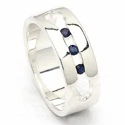 Hopea sormukset hopeaa