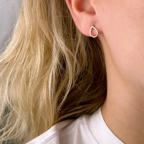 pisara nappikorvakorut  hopea