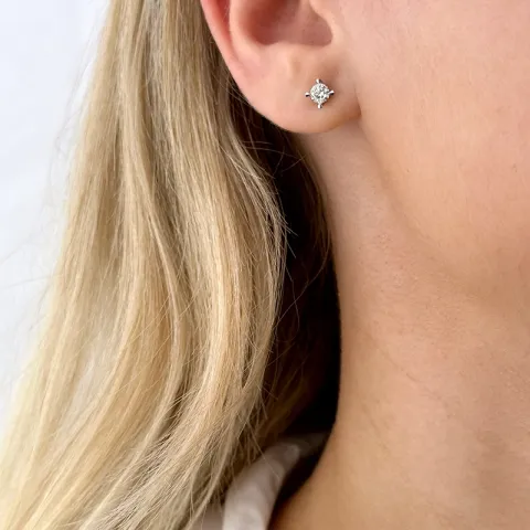 2 x 0,20 ct solitaire-nappikorvakorut 14 karaatin valkokultaa kanssa timantti