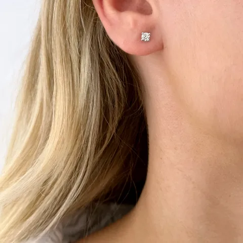 2 x 0,20 ct solitaire-nappikorvakorut 14 karaatin valkokultaa kanssa timantti