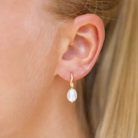 helmi korvarenkaat  kullattua hopeaa - Lumé Etched