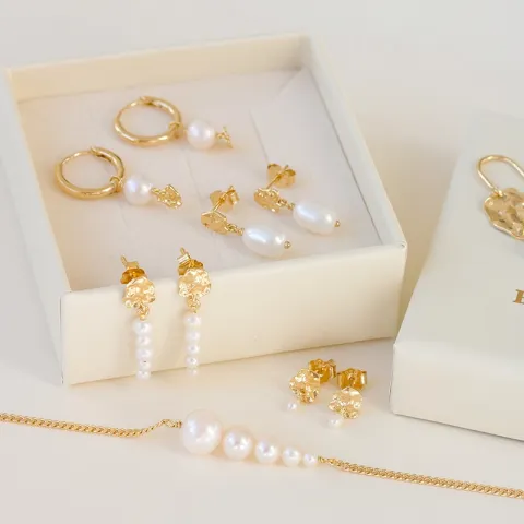 Enamel Cara helmi rengas  kullattua hopeaa