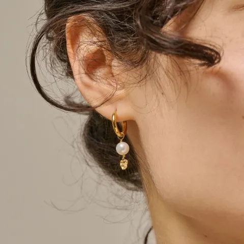 Enamel Cara helmi rengas  kullattua hopeaa