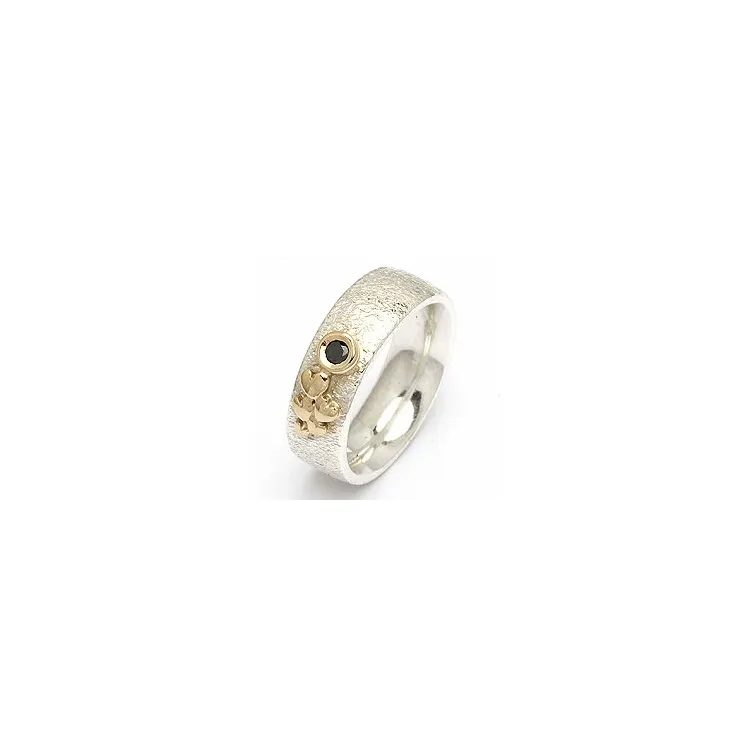 1 vihkisormus RS of Scandinavia hopea ja kulta 0,05 ct