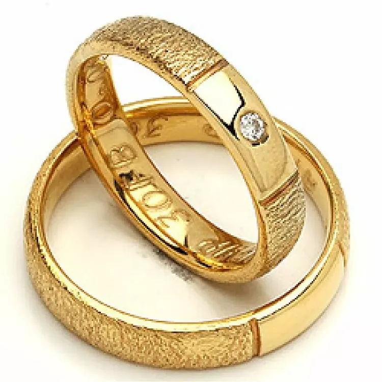 Vihkisormusta 14 karaatin kultaa 0,02 ct