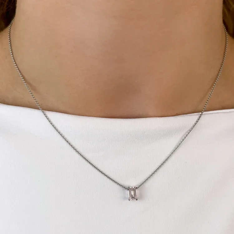 Neliskulmainen morganite riipus 14 karaatti valkokultaa 0,55 ct